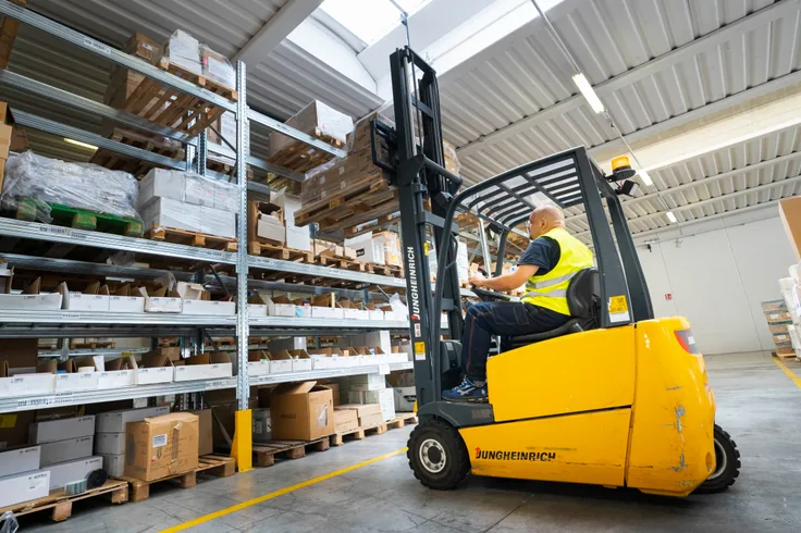LOGISTICA